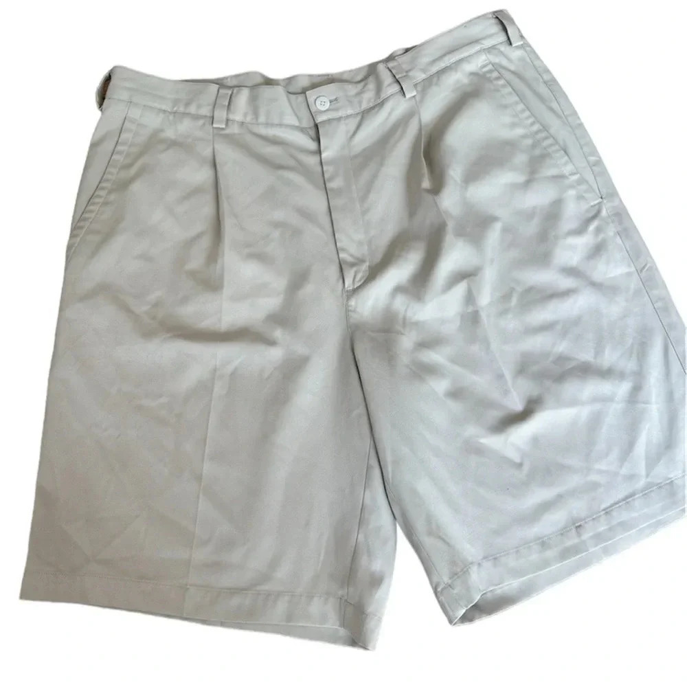 Nike Men's Golf FITDRY Pleated Chino Khaki Shorts Size 38 GUC